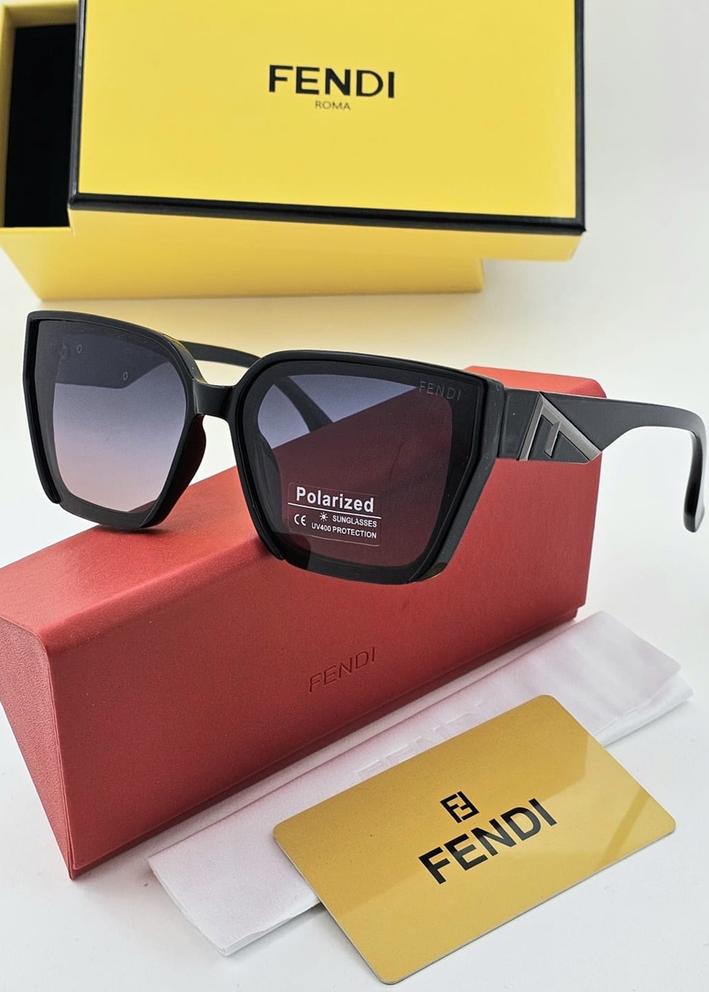 Набор женские солнцезащитные очки, коробка, чехол + салфетки 
