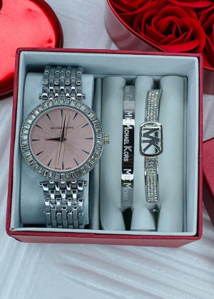 Подарочный набор часы, 2 браслета и коробка 1722901