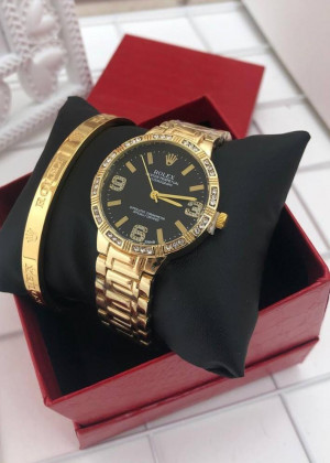 Подарочный набор для женщин часы, браслет + коробка 2104981