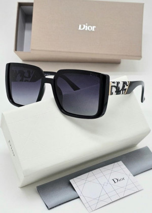Набор солнцезащитные очки, коробка, чехол + салфетки 2109617