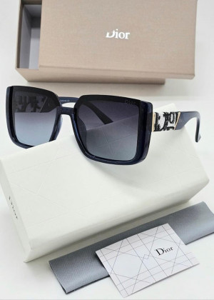 Набор солнцезащитные очки, коробка, чехол + салфетки 2109619