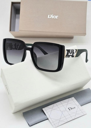 Набор солнцезащитные очки, коробка, чехол + салфетки 2109621