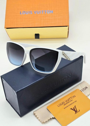 Набор солнцезащитные очки, коробка, чехол + салфетки 2145790