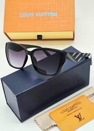 Набор солнцезащитные очки, коробка, чехол + салфетки 2145791
