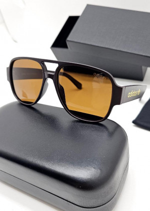 Набор солнцезащитные очки, коробка, чехол + салфетки 2146526