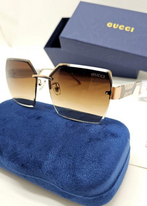 Набор солнцезащитные очки, коробка, чехол + салфетки 2146552