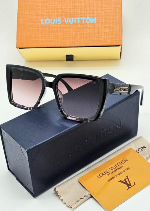 Набор солнцезащитные очки, коробка, чехол + салфетки 2150232