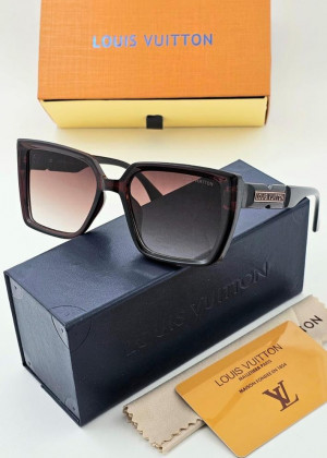 Набор солнцезащитные очки, коробка, чехол + салфетки 2150233