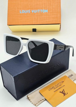 Набор солнцезащитные очки, коробка, чехол + салфетки 2150237