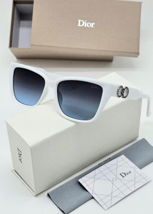 Набор солнцезащитные очки, коробка, чехол + салфетки 2150303