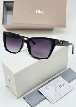 Набор солнцезащитные очки, коробка, чехол + салфетки 2150304