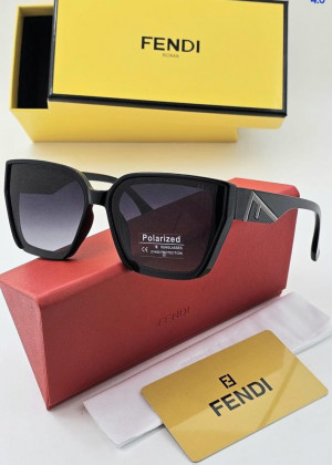 Набор женские солнцезащитные очки, коробка, чехол + салфетки 2161529
