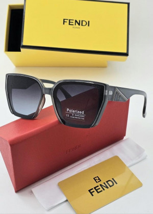 Набор женские солнцезащитные очки, коробка, чехол + салфетки 2161531