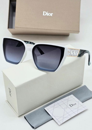 Набор женские солнцезащитные очки, коробка, чехол + салфетки 2166811