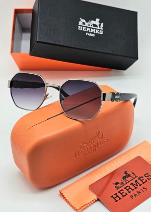 Набор женские солнцезащитные очки, коробка, чехол + салфетки 2182578