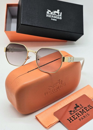 Набор женские солнцезащитные очки, коробка, чехол + салфетки 2182582