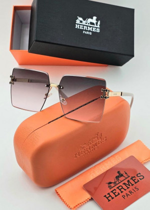 Набор женские солнцезащитные очки, коробка, чехол + салфетки 2182604