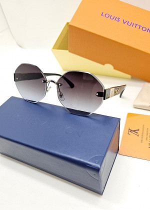 Набор женские солнцезащитные очки, коробка, чехол + салфетки 2185077