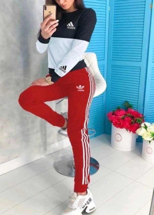 Спортивный костюм 2300937