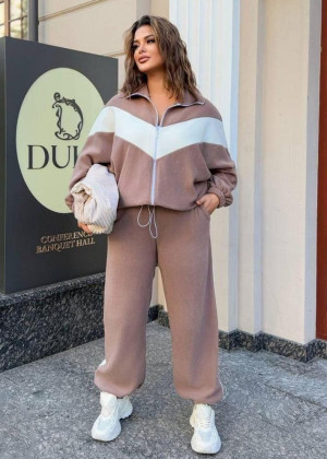 Спортивный костюм 2346635