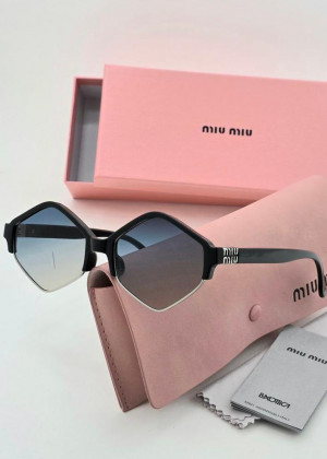 Набор женские солнцезащитные очки, коробка, чехол + салфетки 2350058