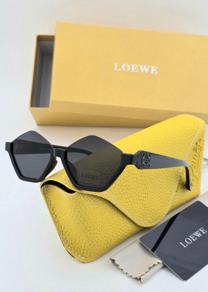 Набор женские солнцезащитные очки, коробка, чехол + салфетки 2350118