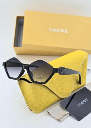 Набор женские солнцезащитные очки, коробка, чехол + салфетки 2350119