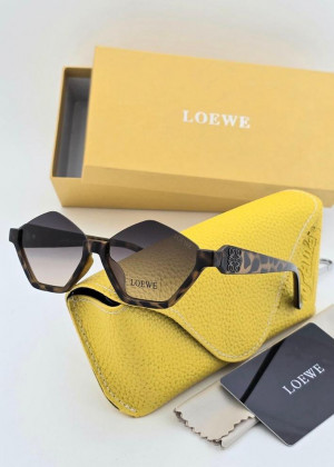 Набор женские солнцезащитные очки, коробка, чехол + салфетки 2350120