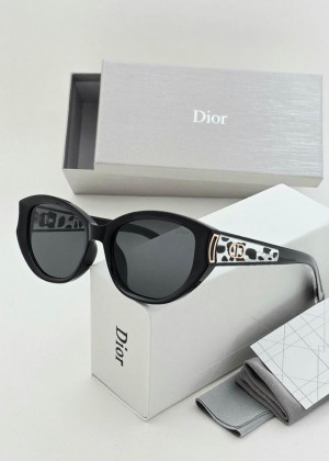 Набор женские солнцезащитные очки, коробка, чехол + салфетки 2350207