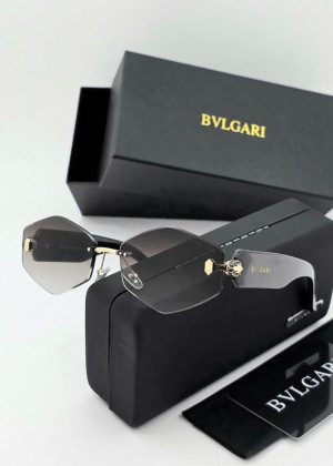 Набор женские солнцезащитные очки, коробка, чехол + салфетки 2350222