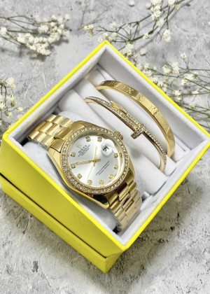 Подарочный набор для женщин часы, 2 браслета + коробка 2351828