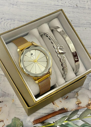 Подарочный набор для женщин часы, 2 браслета + коробка 2351896