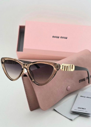 Набор женские солнцезащитные очки, коробка, чехол + салфетки 2352304