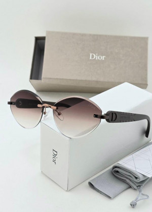 Набор женские солнцезащитные очки, коробка, чехол + салфетки 2352355