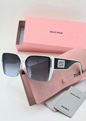 Набор женские солнцезащитные очки, коробка, чехол + салфетки 2352363