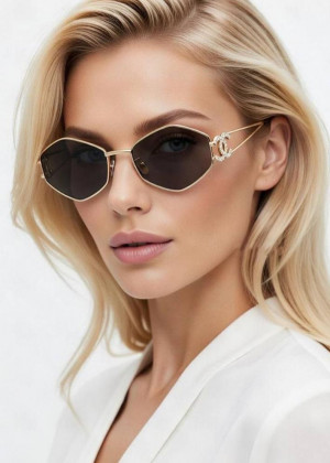 Набор женские солнцезащитные очки, коробка, чехол + салфетки 2356614