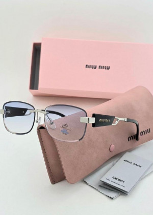 Набор женские солнцезащитные очки, коробка, чехол + салфетки 2362356