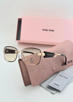 Набор женские солнцезащитные очки, коробка, чехол + салфетки 2362358