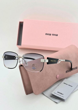 Набор женские солнцезащитные очки, коробка, чехол + салфетки 2362359