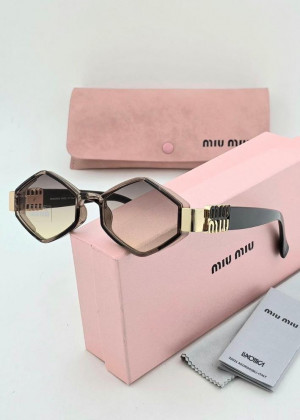 Набор женские солнцезащитные очки, коробка, чехол + салфетки 2362376