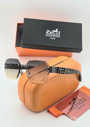 Набор женские солнцезащитные очки, коробка, чехол + салфетки 2362380