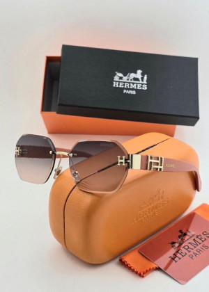 Набор женские солнцезащитные очки, коробка, чехол + салфетки 2362382