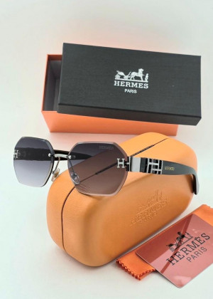 Набор женские солнцезащитные очки, коробка, чехол + салфетки 2362383