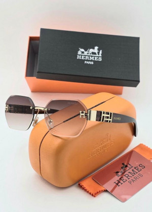 Набор женские солнцезащитные очки, коробка, чехол + салфетки 2362384