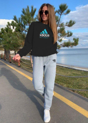 Спортивный костюм 2364817