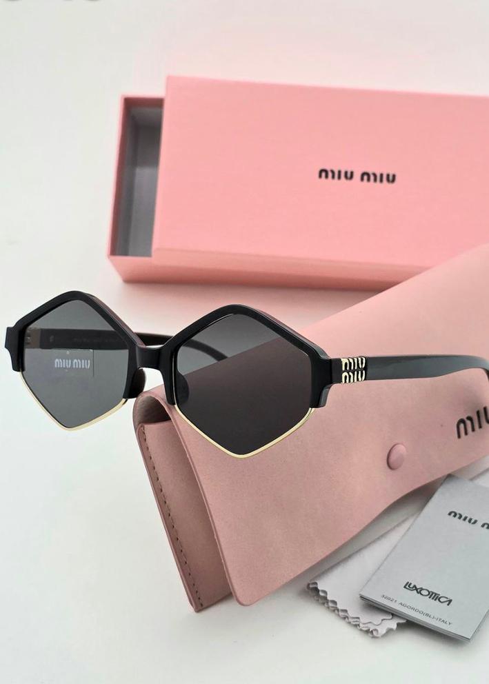 Женские солнцезащитные очки 