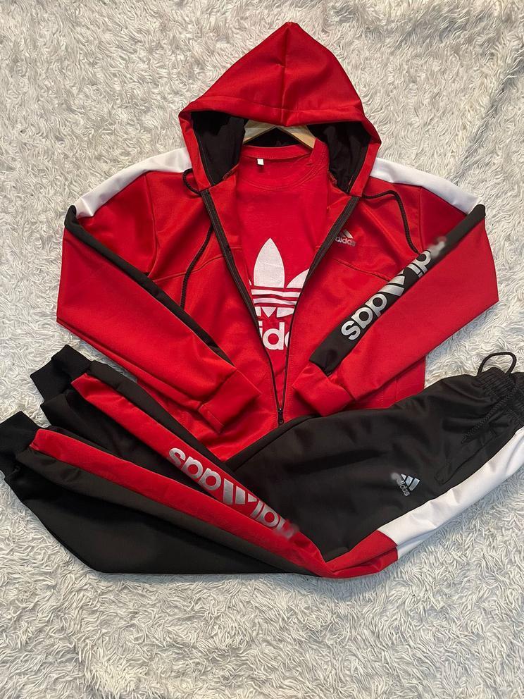 Спортивный костюм 