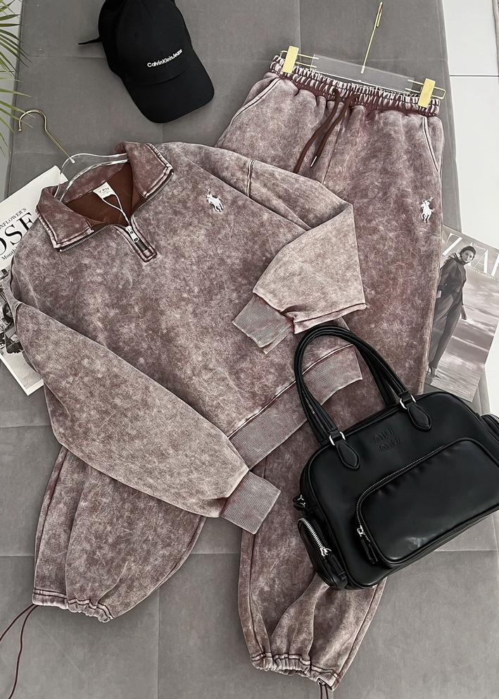 Спортивный костюм 