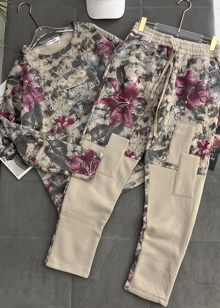 Спортивный костюм 