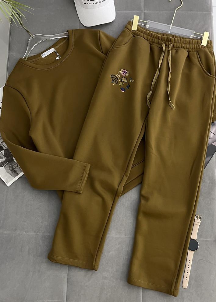 Спортивный костюм 